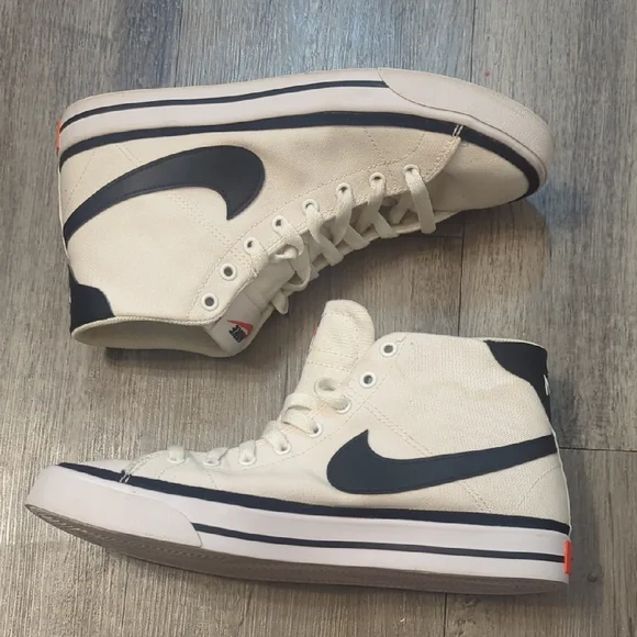Nike Canvas High-Tops in White and Black - Picture 5 of 8